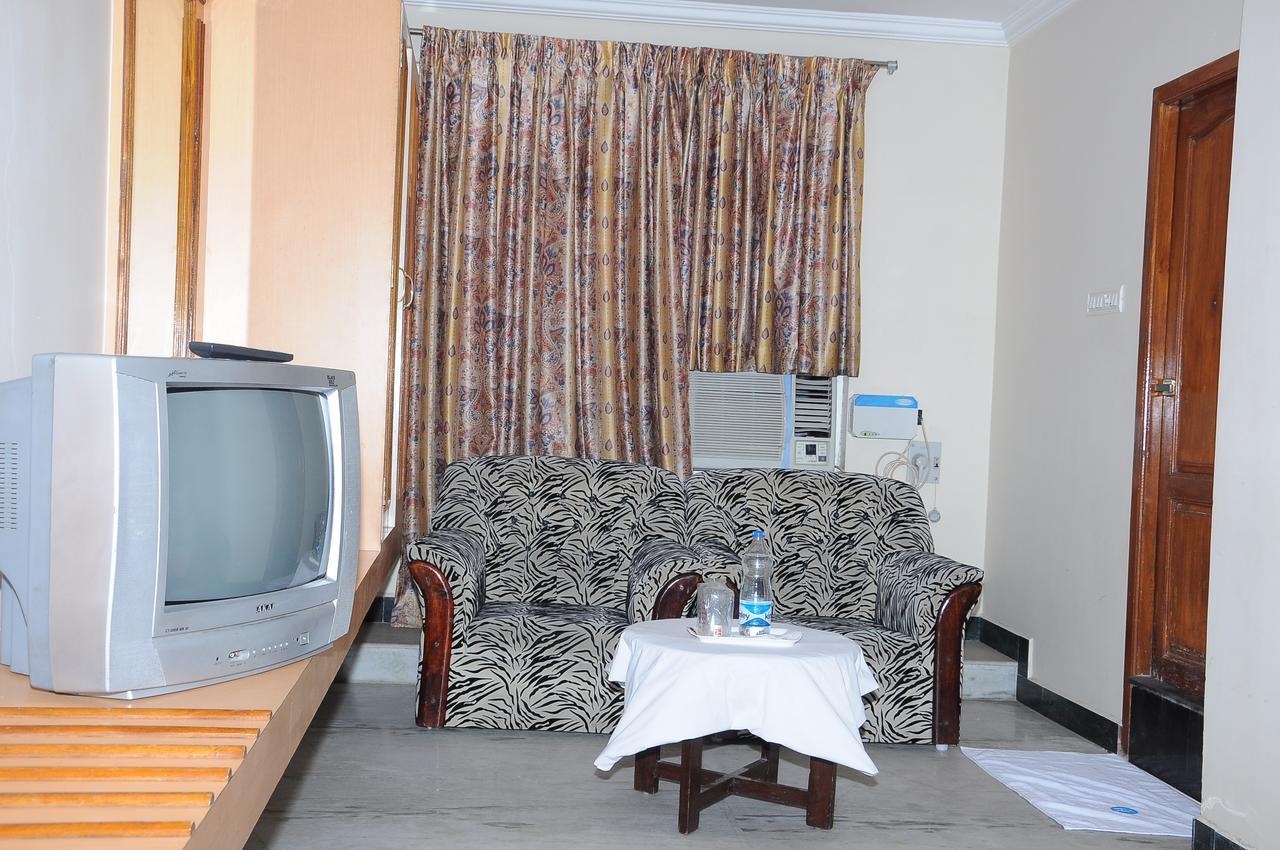 Hotel Annamalai Tiruchirappalli エクステリア 写真